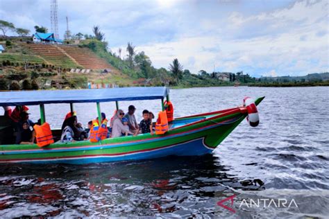 Pengunjung Padati Sejumlah Destinasi Wisata Di Rejang Lebong Antara