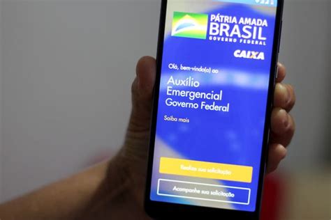 A Gazeta Saiba que horas o auxílio emergencial cai na conta digital