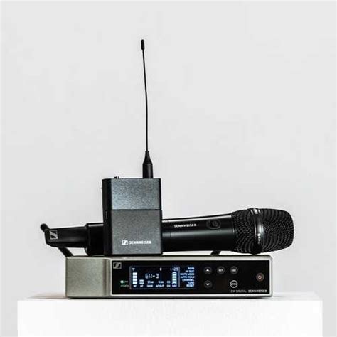 Sennheiser EW-D Evolution Wireless Handheld Microphone System w/ e835 ...