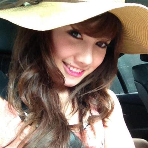 Điểm mặt các hot girl xinh đẹp nổi danh từ các clip trên mạng