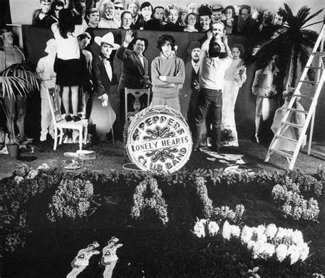 Beatles Magazine Archive Making The Cover For Sgt Pepper´s Preparing To Shoot The Sgt