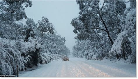 Global Warming Lol Record Cold Snap Brings Heavy Snowfall To 3