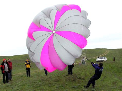 Парапланерный клуб СпортАвиаСервис::Спасательные парашюты для параплана ...