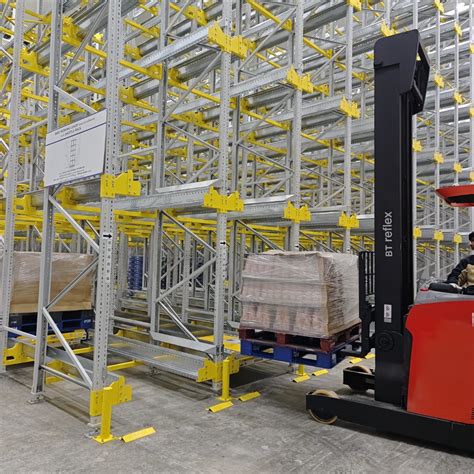 Channel Storage Heavy Duty Pallet Shuttle System Customized High