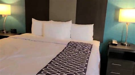 MILLIONAIRE TO BETRAY YOUR WIFE WITH AN MODEL BIG ASS