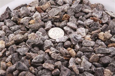 Как покрасить щебень: 5 важных нюансов процесса