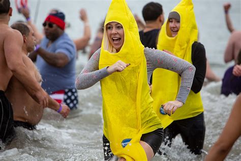 Coney Island New Years Day Polar Bear Plunge 2020 In Pics