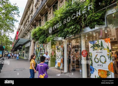 Yves rocher hi-res stock photography and images - Alamy