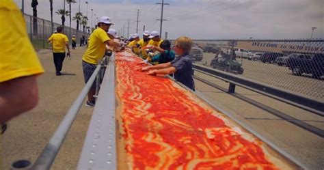 Worlds Longest Pizza Feet Guinness World Record In Los Angeles