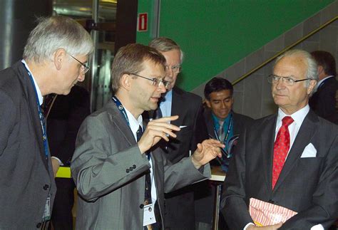 Schwedens K Nig Carl Xvi Gustaf Besucht Den Dlr Stand