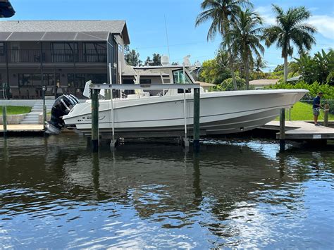 Used Boston Whaler Outrage In Florida Inautia