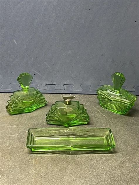 Service De Toilette Ou De Nuit Ancien En Verre Vert Art D Co Eur