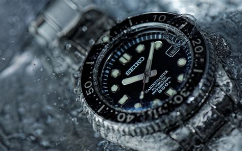 Are Watches Waterproof? - watchipidia