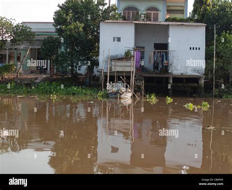 Vietnam house boat hi-res stock photography and images - Alamy