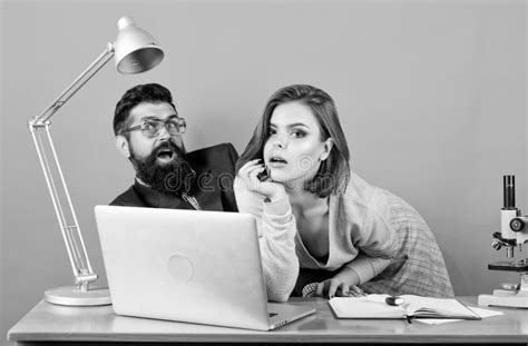 Estudiante Sensual De Docente Sensual En Bikini En Aula Escolar Nalgas De Mujer Sexy Mujer