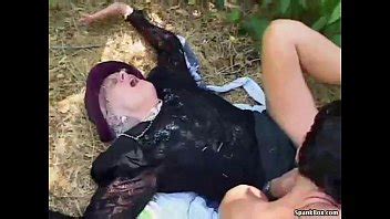 La Abuela Folla Al Aire Libre XVIDEOS