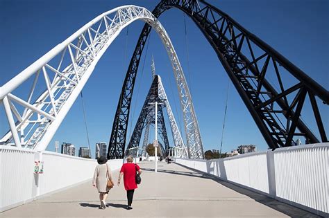 Steelpipes Swan River Pedestrian Bridge