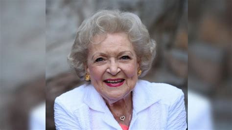 Heres How Betty Whites 100th Birthday Will Still Be Celebrated Iheart