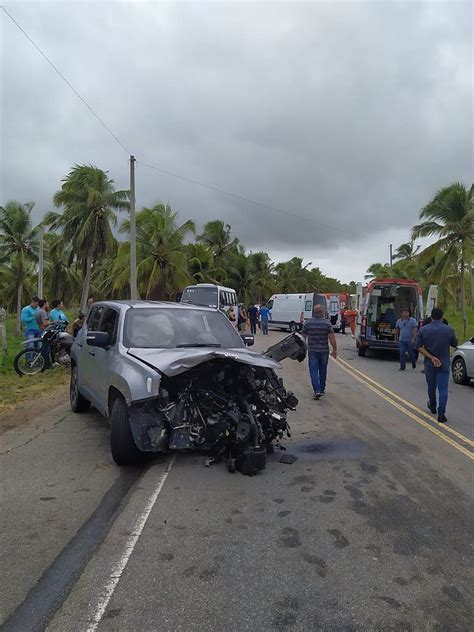 Vídeos engavetamento carros e carreta deixa feridos na AL 101 Sul