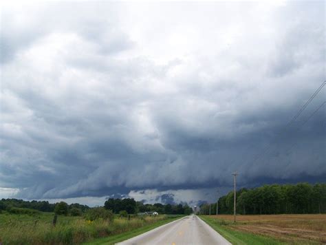 shelf cloud from a severe thunderstorm Thunderstorms, Severe, Over The ...