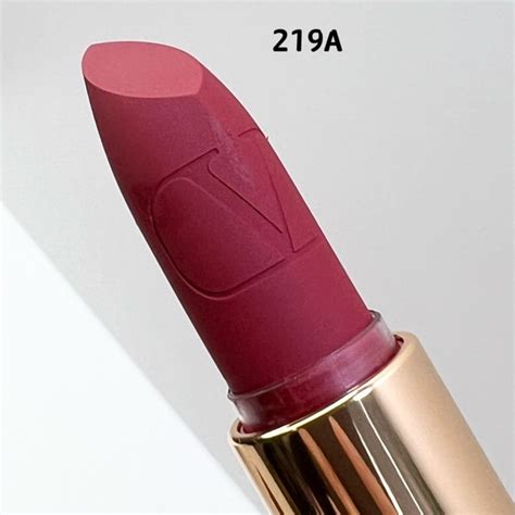 Valentino губная помада купить на OZON по низкой цене (1719717521)