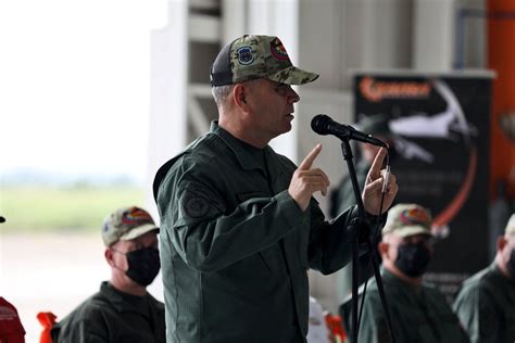 Padrino López afirmó que ejercicios seguirán hasta que el buque HMS