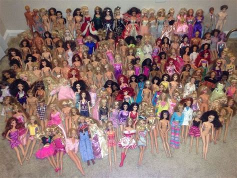 Huge Barbie Dolls Lot Over 500 Items Including Dolls Clothes Shoes Accessories Ebay Doll