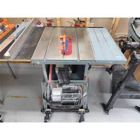 Delta Table Saw - Beck Auctions Inc.