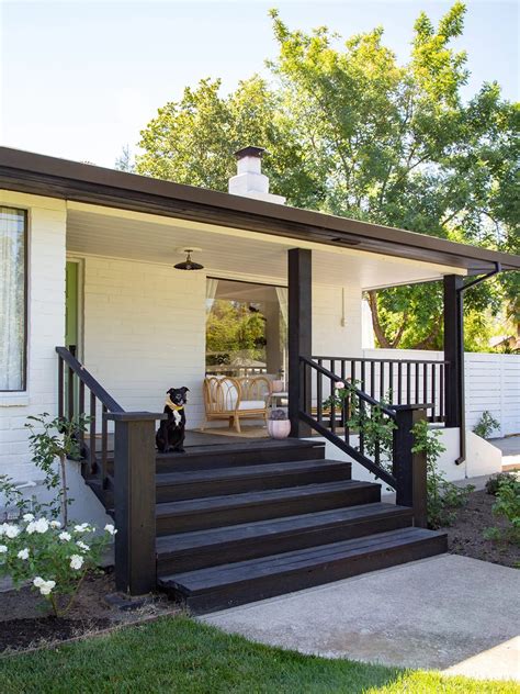 A Black and White House Exterior Is as Cool As You’re Imagining