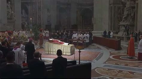 Video Abschied Von Papst Em Benedikt XVI Im Petersdom In Rom