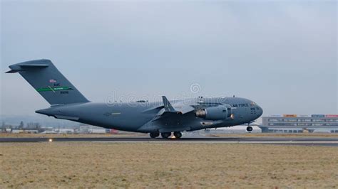 Boeing C-17 Globemaster III Editorial Image - Image of arrive ...