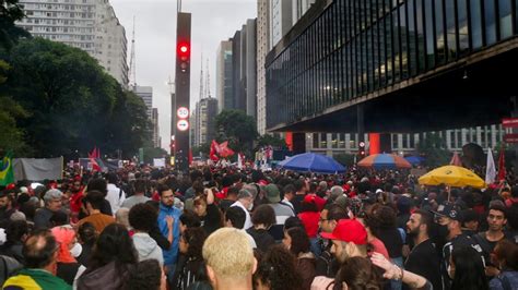 Manifestantes V O S Ruas Em Todo O Pa S Contra O Terrorismo Seeb