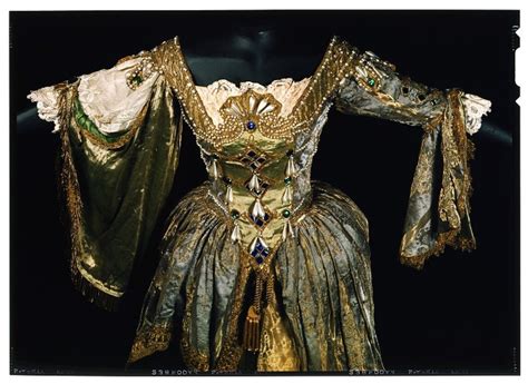 71 Best 17th 18th Century Dance And Theater Costumes Images On Pinterest