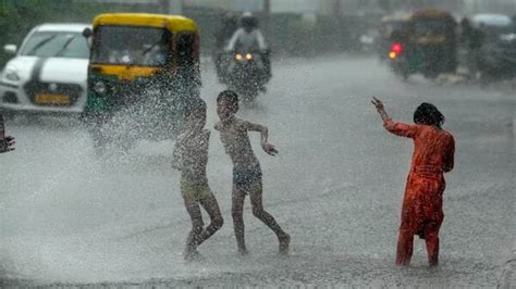 Weather Update Imd Issues Orange Yellow Alerts For Maharashtra