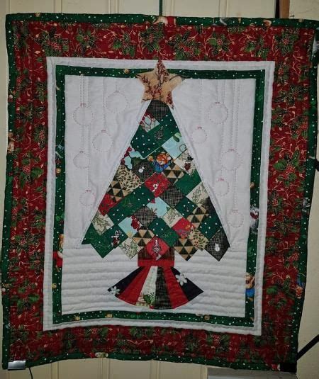 How To Make A Prairie Point Christmas Tree Quilt Christmas Tree Quilt