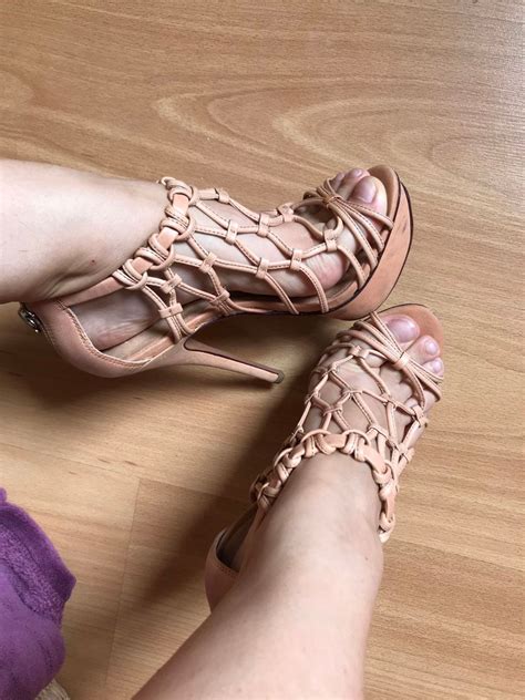 Sandália Schutz Salto Alto Nude Sandália Feminina Schutz Usado enjoei