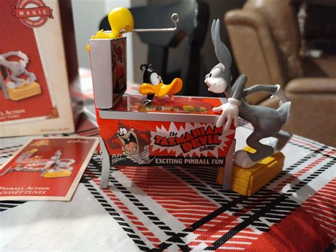 New Hallmark Ornament Pinball Action Looney Tunes Bugs Bunny