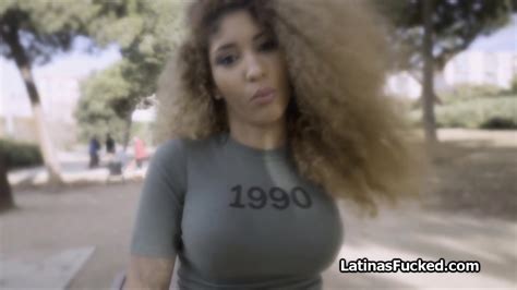 Latina Bien Roul E Et Boucl E Bais E Durement Par Une Grosse Bite