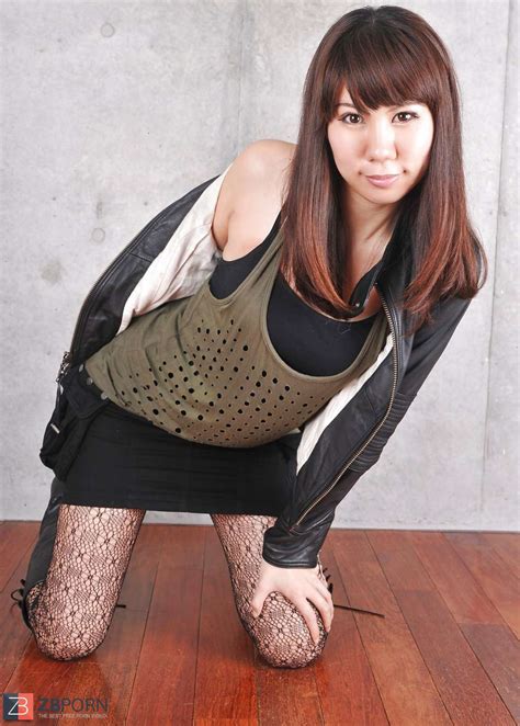 Hotlegs Asian Saucy ZB Porn