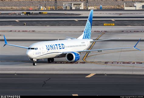 N27255 Boeing 737 8 MAX United Airlines Bruce Leibowitz JetPhotos