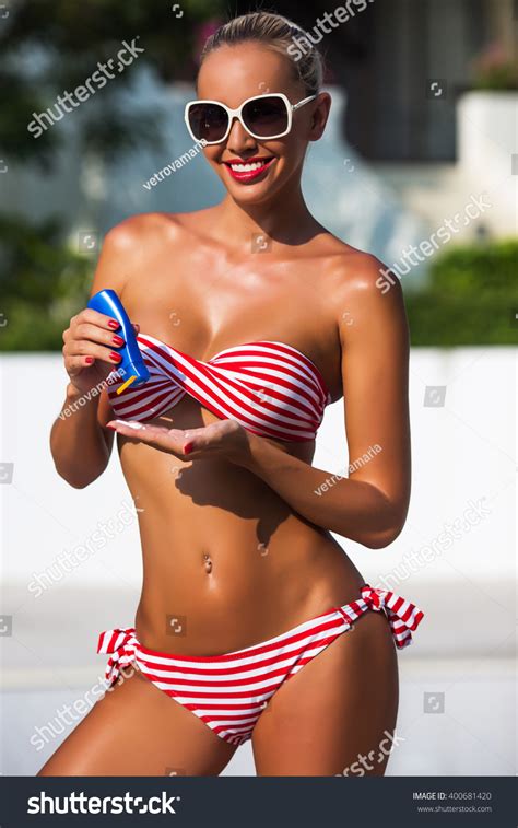 Beautiful Sexy Sport Blonde Woman Sunglasses Stock Photo 400681420 Shutterstock