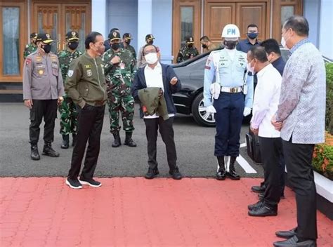 Mengenal Tokoh Film Kadet 1974 Yang Jaketnya Dipakai Jokowi Saat