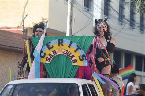 Día del Orgullo Gay el colorido desfile en Iquitos FOTOS PERU EL COMERCIO PERÚ