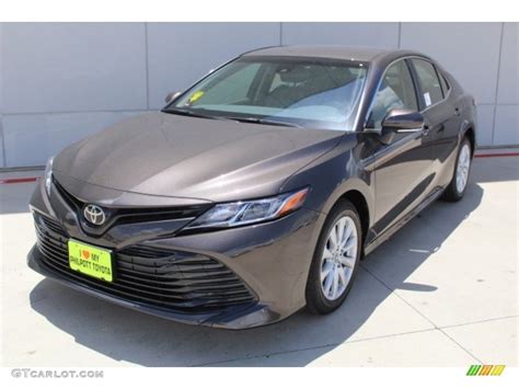 2018 Brownstone Toyota Camry Le 121867894 Photo 3