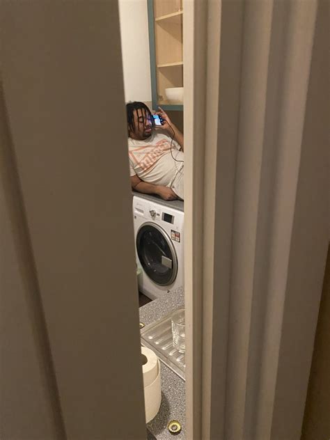 Moppinup On Twitter Rt Streakzhypori Pussy Had This Nigga Layed Up On Top Of The Washing