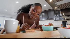 Private Porn ENTER Xvpromo At Brazzers XNXX