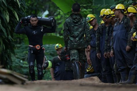 Thai Rescuers Fight Water And Oxygen Levels In Cave As Diver Dies Cbc