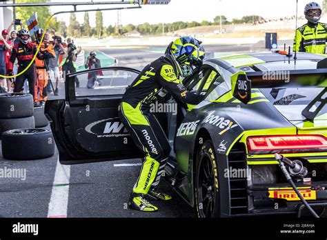 Rossi Valentino Ita Team Wrt Audi R Lms Evo Ii Gt Portrait