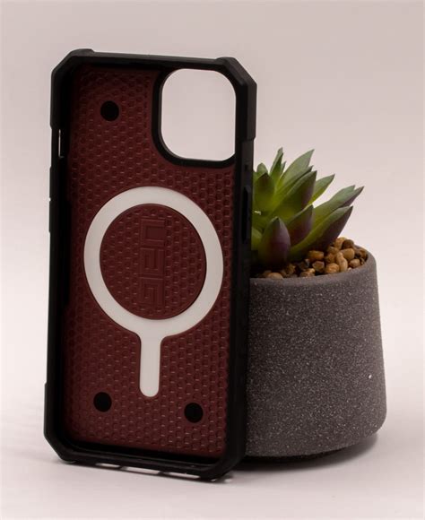 Противоударный чехол UAG для IPhone 15 white. Аксессуары оптом в ...