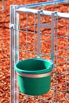 Feeders - Hanging Bucket Holder with Round Bucket 8 quarts- Black ...